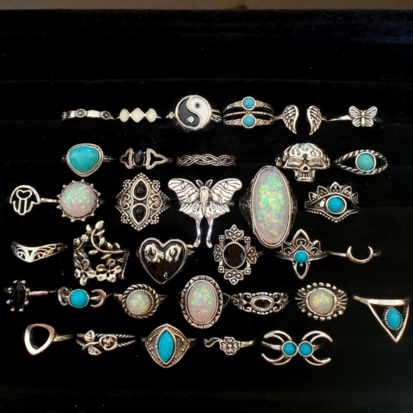 Jewelry - Lot of 35pcs rhinestone sliver fashion rings